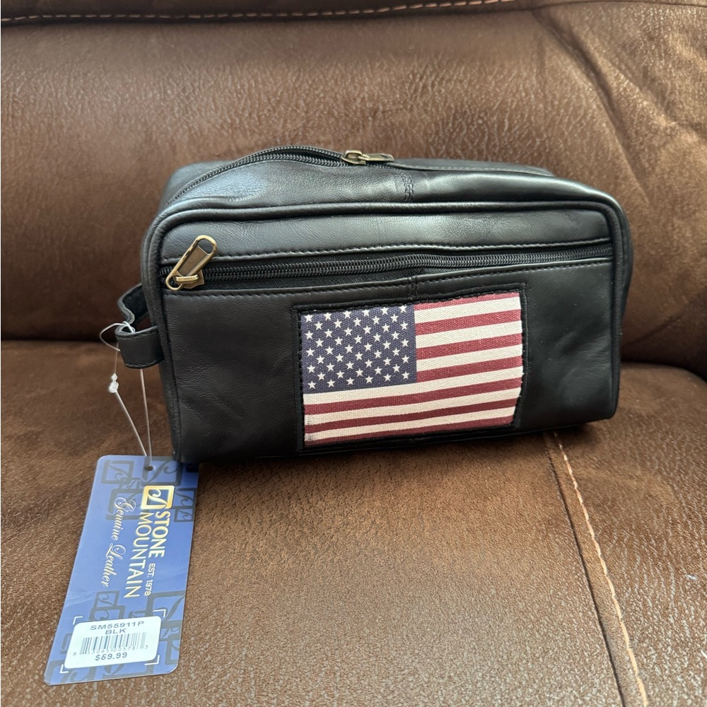 Stone Mountain Accessories Black Toiletry Bag with Flag Design
